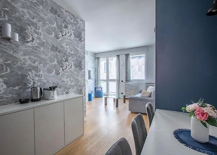 Lake, Center & Lakefront Como